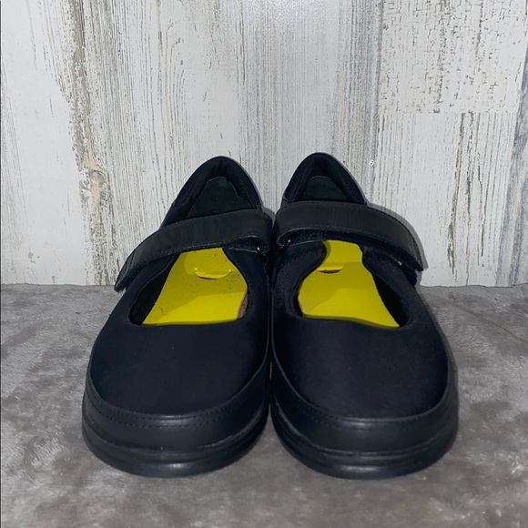 Women's Black Apex Mary Jane Shoes - Picture 3 of 9